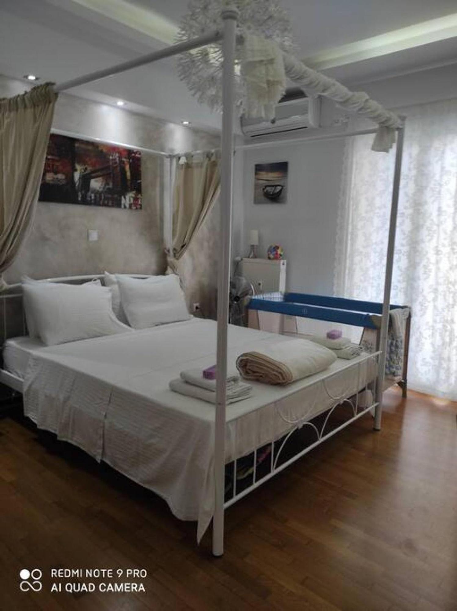 Ferienwohnung One Block From The Sea Family House At Floisvos Athen Exterior foto