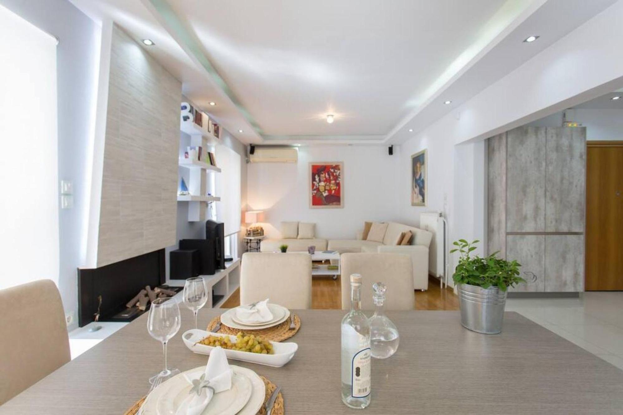 Ferienwohnung One Block From The Sea Family House At Floisvos Athen Exterior foto